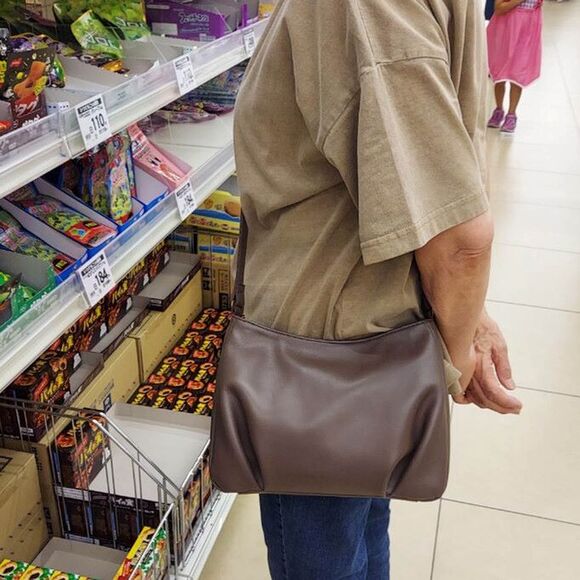 
鞄職人とお母さんが作った　職人本革のパルトゥネールバッグ〈文人茶色〉
