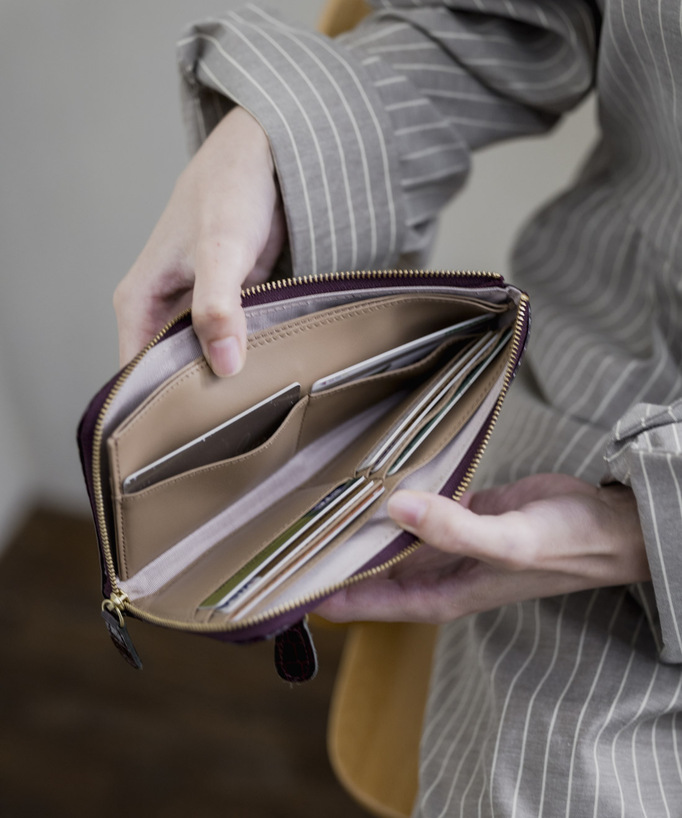 
使うたびに「祝福」を感じる艶財布。
