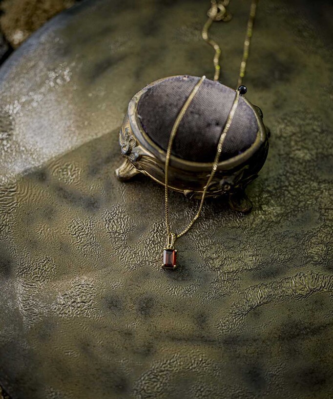 
天然石ネックレスのお守り
