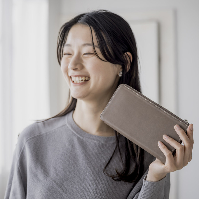 
職人本革のエターナルバッグ〈グレージュ〉

