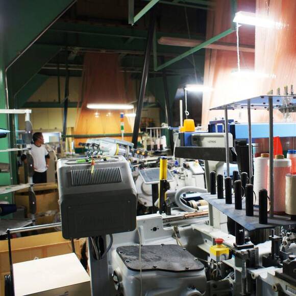 播州織の老舗が、伝統産業をモードに進化。
