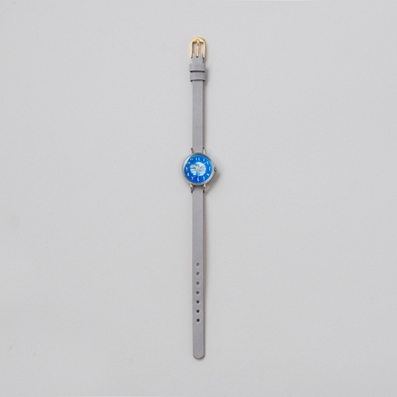 
金沢の時計職人が手掛けた　水面に映る朧月に見惚れる腕時計〈グレー〉

