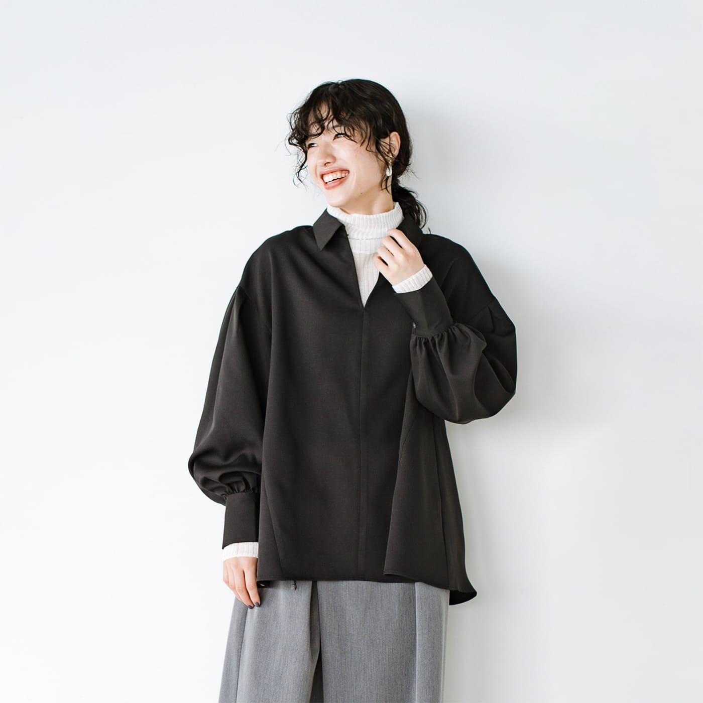 haco!|ゆるシルエットのボリュームスリーブブラウス〈ブラック〉