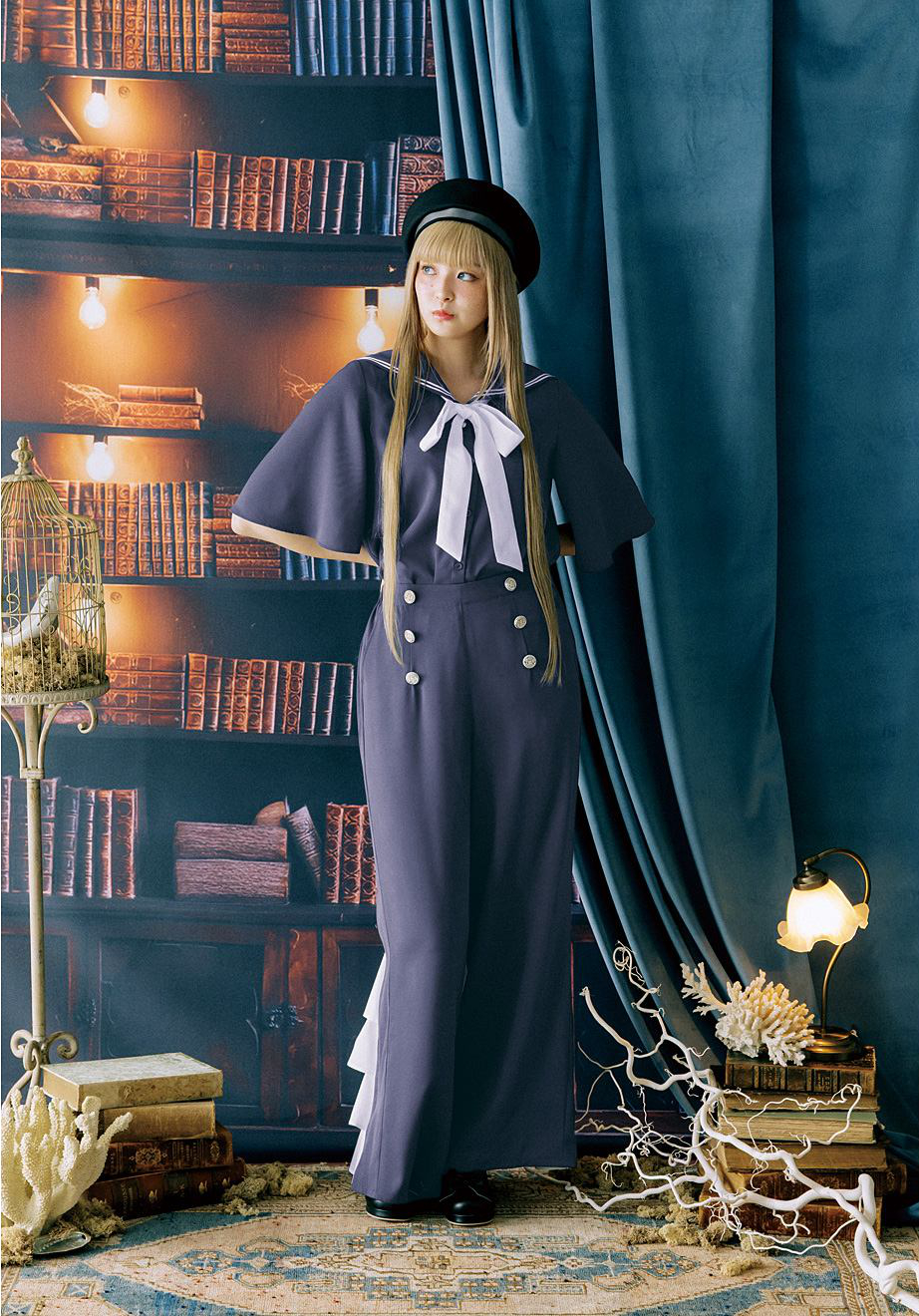 海中に佇む魔法学校の制服