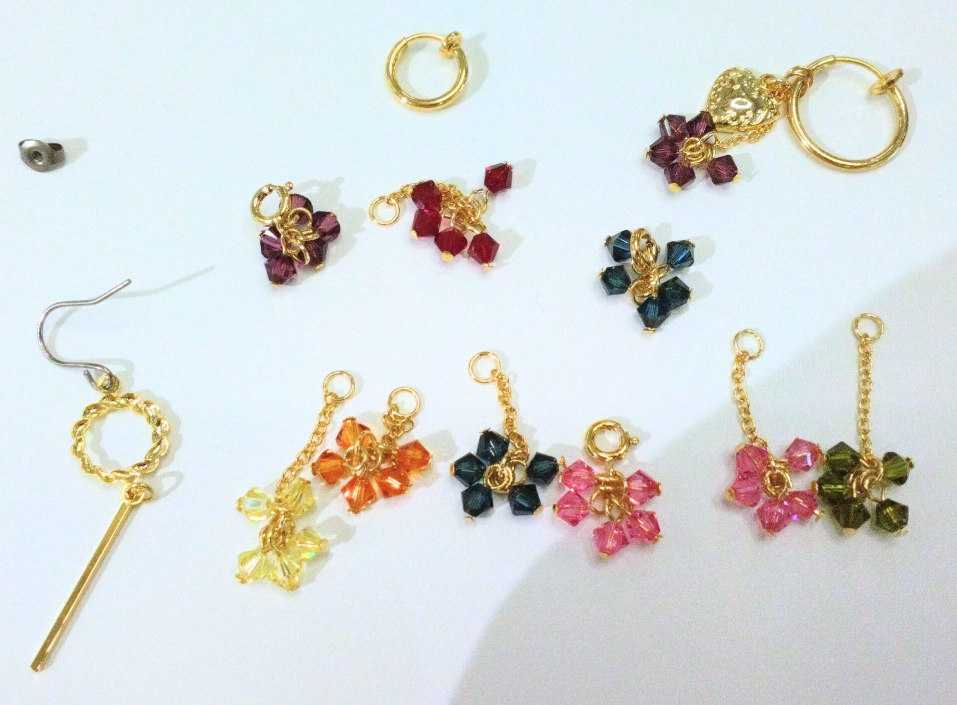 クリスタルガラスをお花みたいにつないでみたり