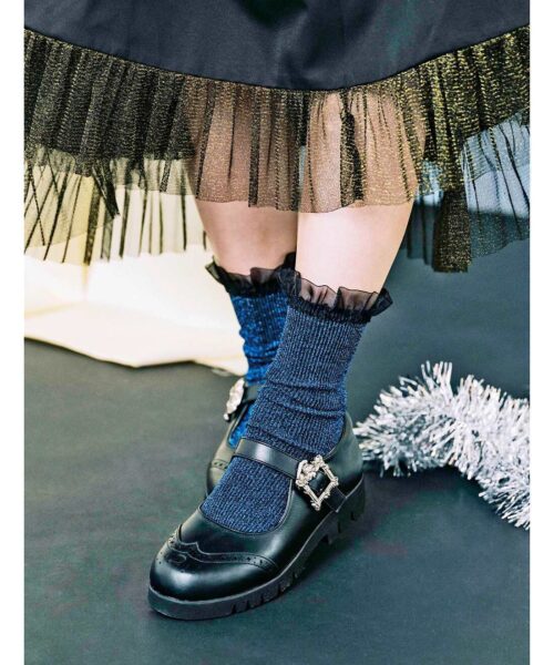 お好みの靴下やシューズと合わせて、足元まで素敵