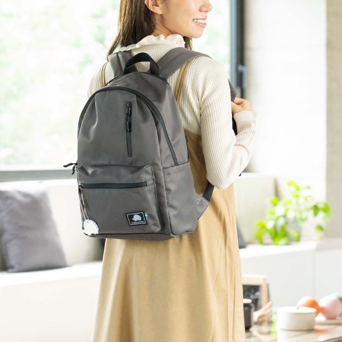 スカンジナビアン フォレスト 大きく開く12ポケットデイパック